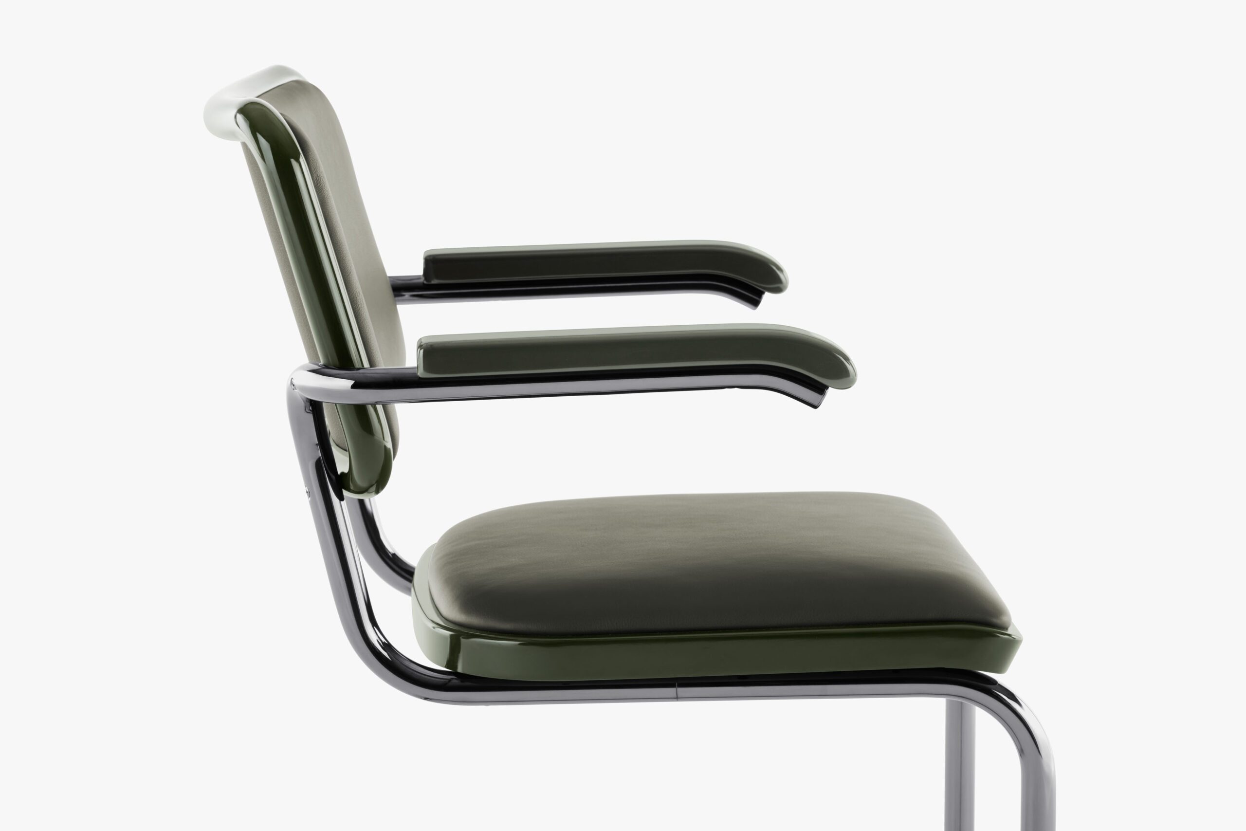 JS.Thonet_S64P_SERIOUS_03_glossy_titan_graphite_green_gloss_1